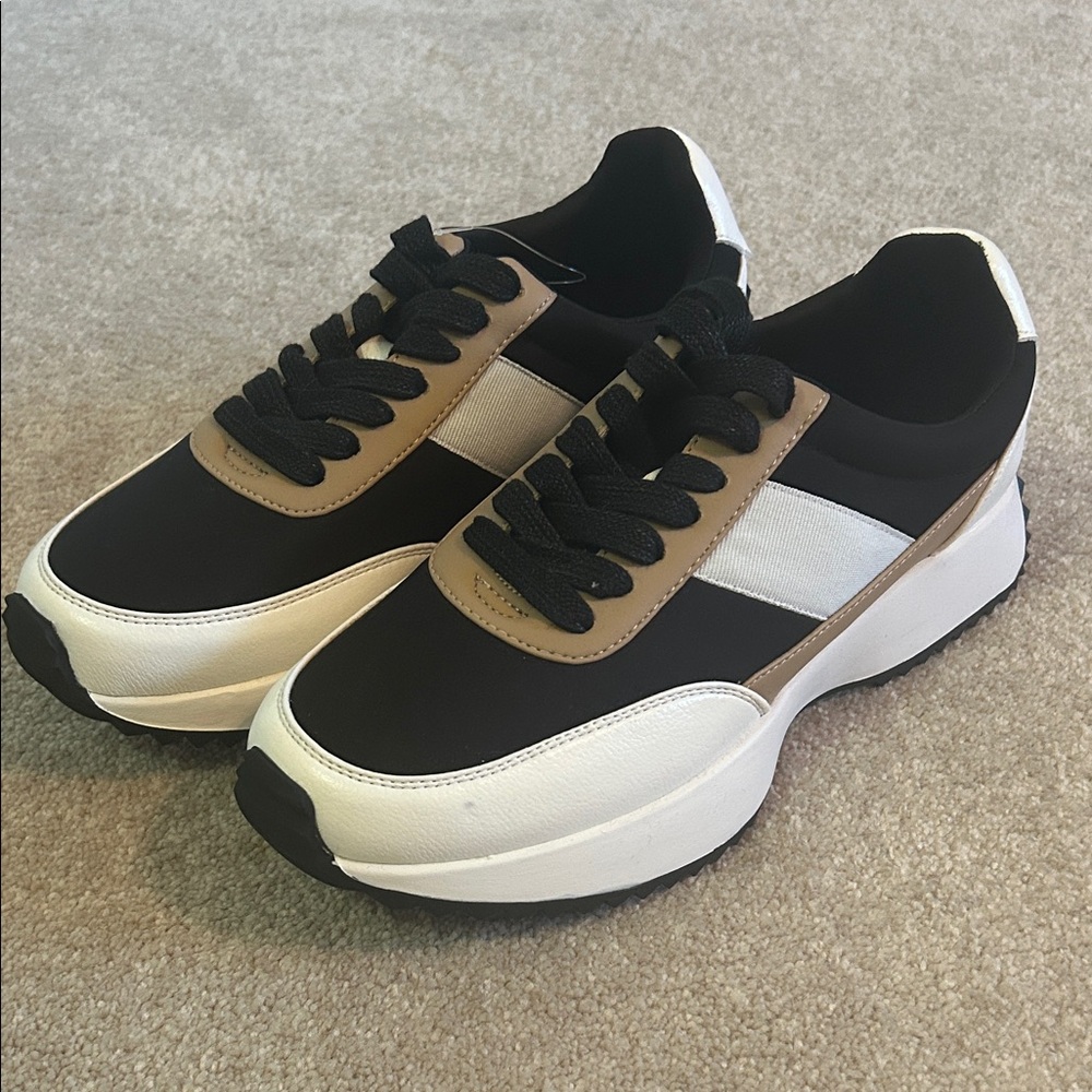 Dolce Vita Sneakers